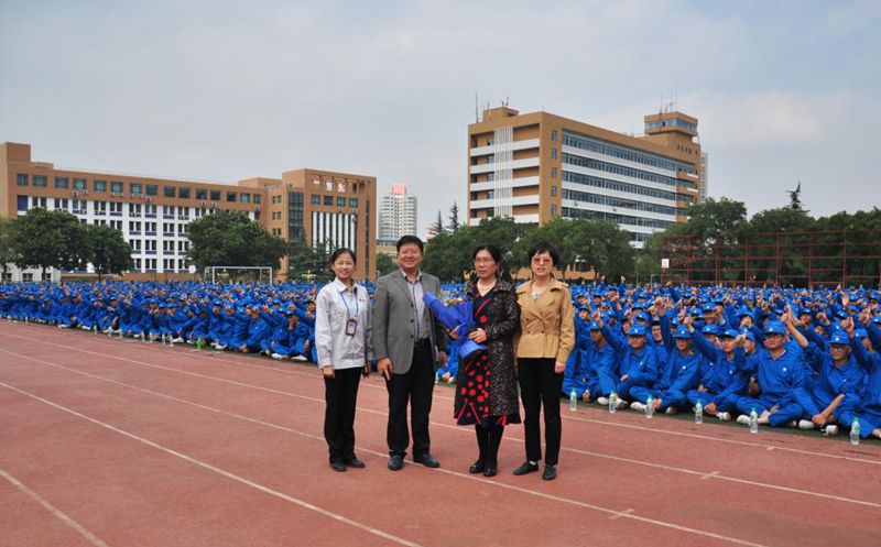 说明: http://www.lzpcc.edu.cn/__local/E/CE/E0/55CBDF52054A547AED7775B867F_58D7CB09_11F62.jpg