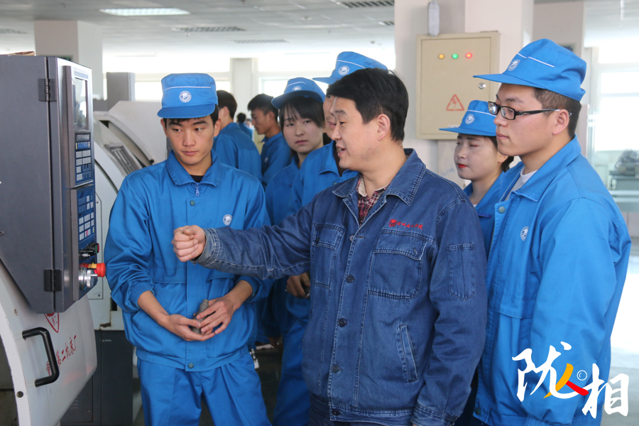 说明: http://www.gscn.com.cn/pic/003/001/333/00300133326_c031de33.jpg